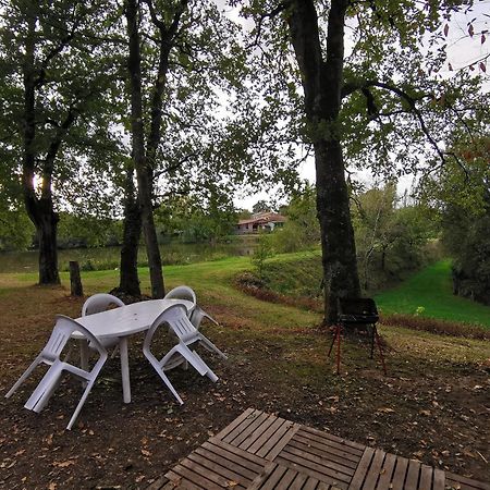 Camping De La Chagnee Saint-Aubin-le-Cloud 객실 사진